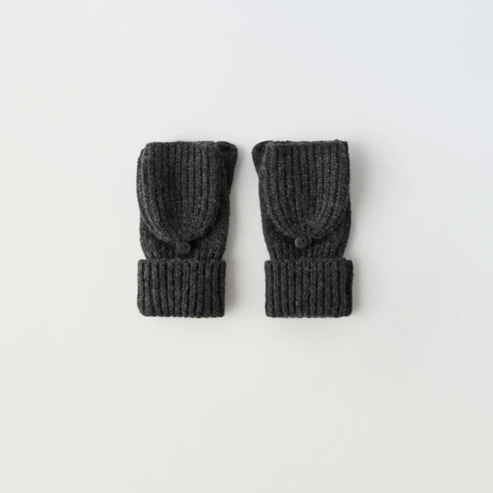 ✨SALE ✨ ZARA RIBBED KNIT MITTENS ✨SALE ✨